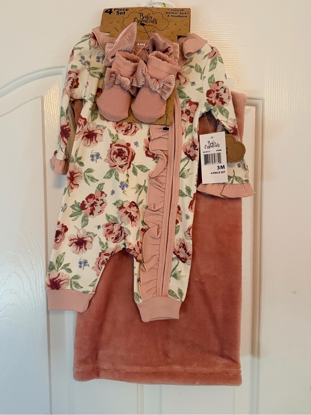 Baby Essentials Floral 4 Piece Baby Girl Gift Set 3M NWT